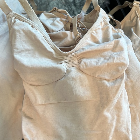 Skims SCULPTING BODYSUIT MID THIGH W. OPEN GUSSET - Picture 5 of 6